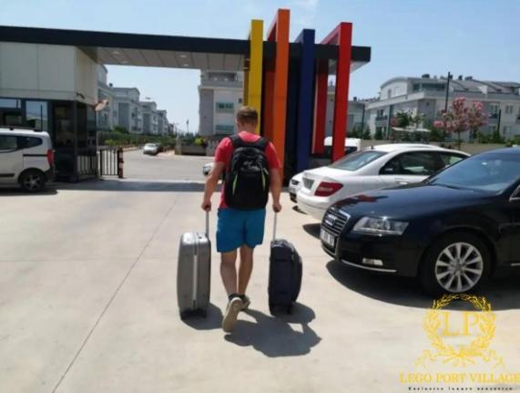 Close Airport,Mall Of Antalya Shopping Center,Tram Station Екстериор снимка