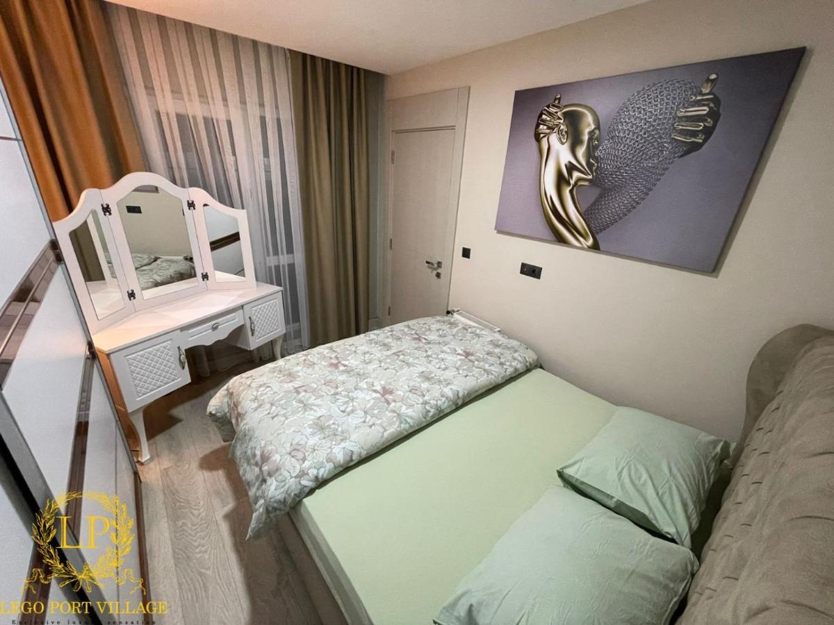 Close Airport,Mall Of Antalya Shopping Center,Tram Station Екстериор снимка